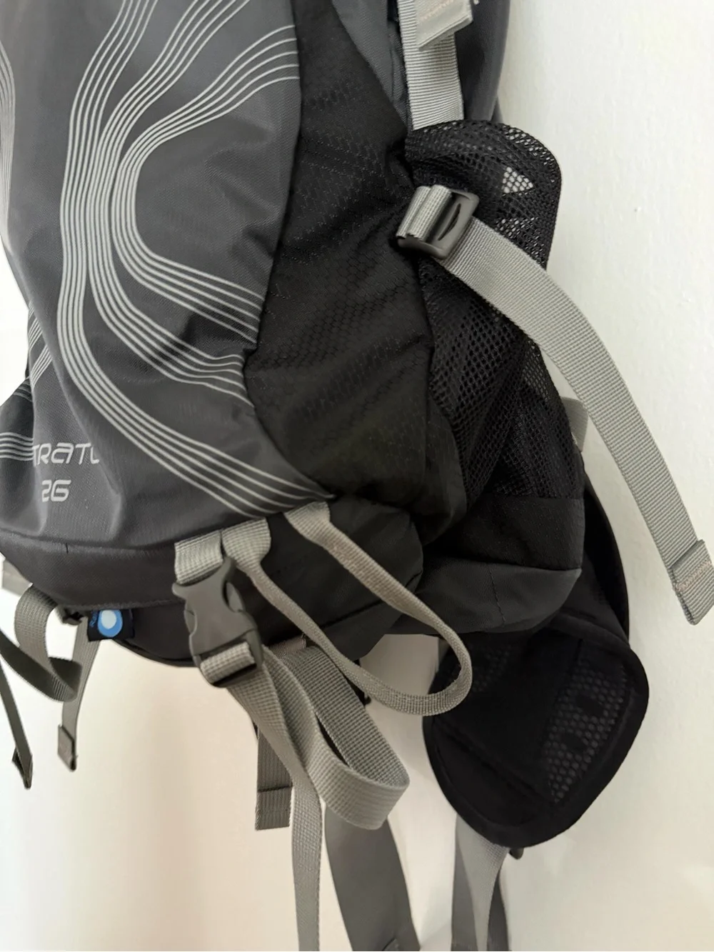 Osprey Stratos 26 Hiking Backpack Anthracite Black Hip Belt Padded Back Pannel